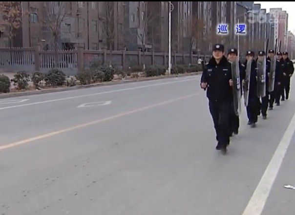 建和谐社会 保一方平安 虽然我不是警察 但我是平安城市的守护者